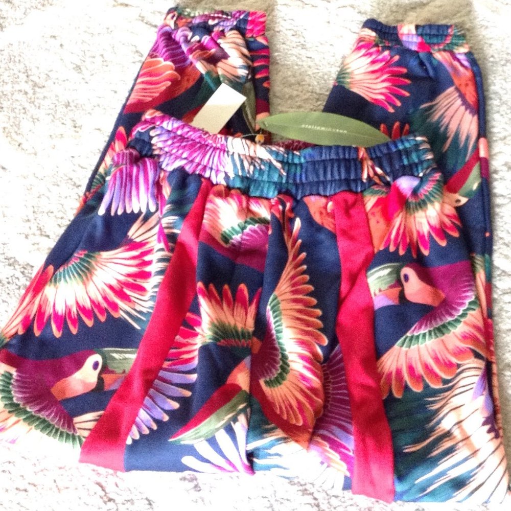 FARM Rio Colorful Toucan Sweatpants - Picture 9 of 15